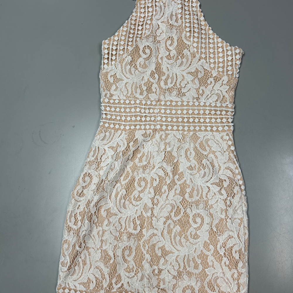 NWT  PRETTY LITTLE THING WHITE HIGH NECK LACE CROCHET BODYCON DRESS 8 - Picture 4 of 5